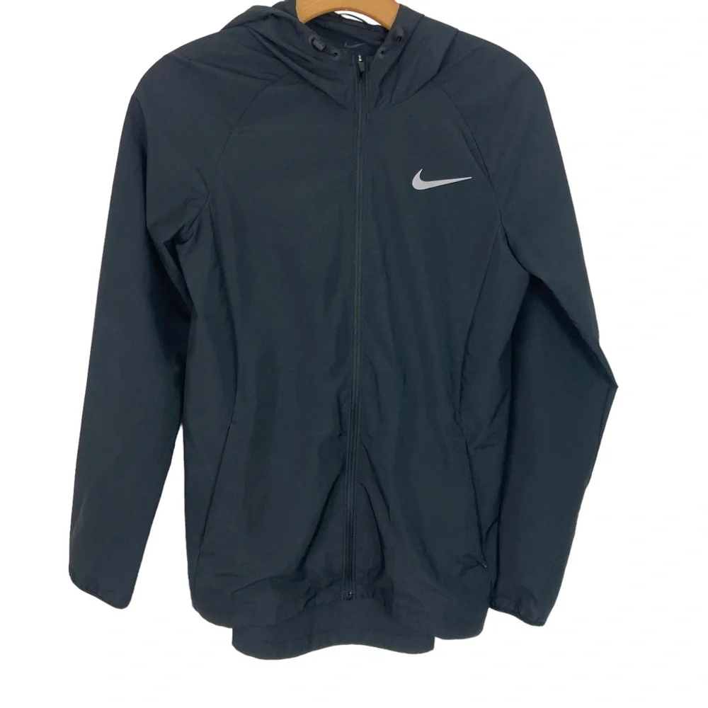 Nike Repel Lightweight Running Jacket in Black XS